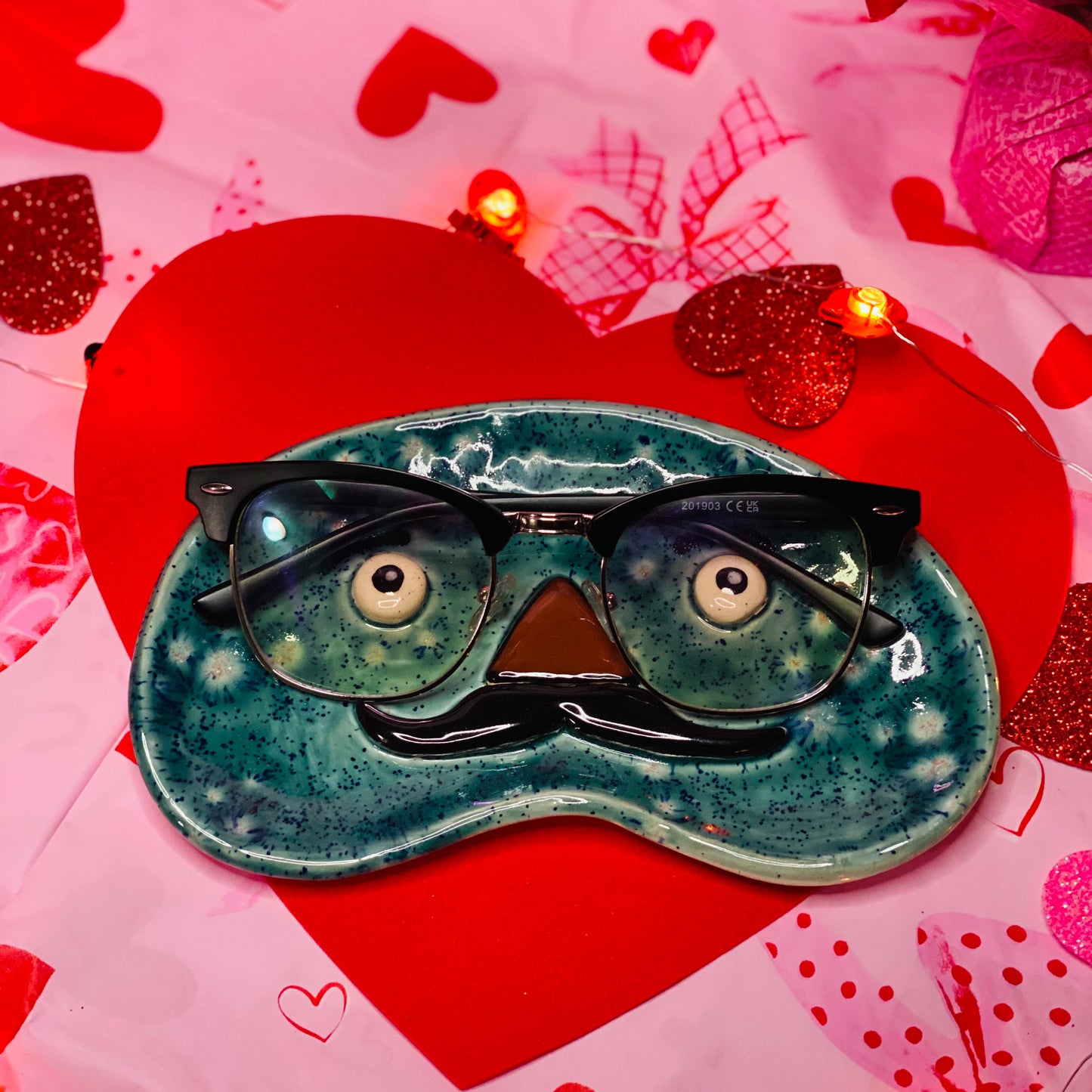 I See You. Ceramic Glasses Holder