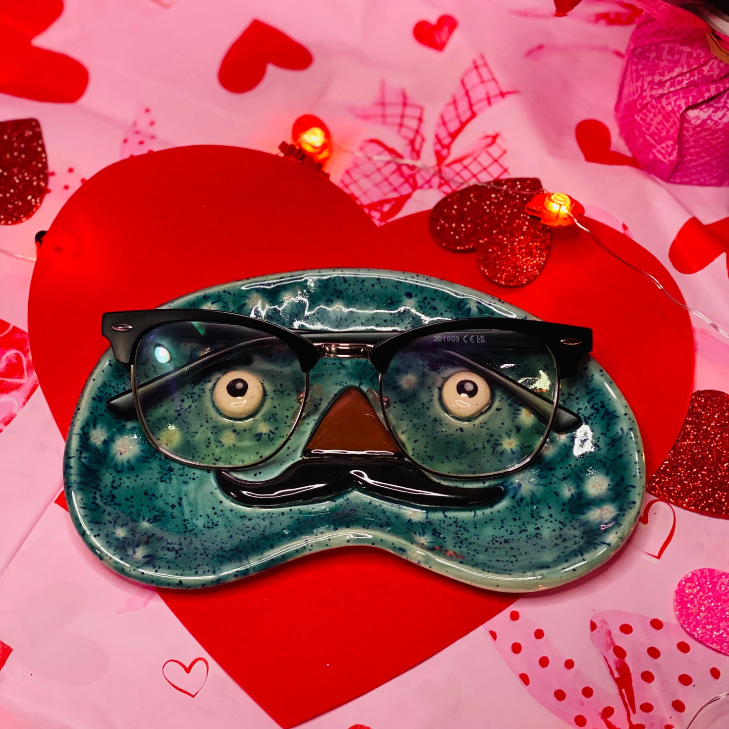 I See You. Ceramic Glasses Holder