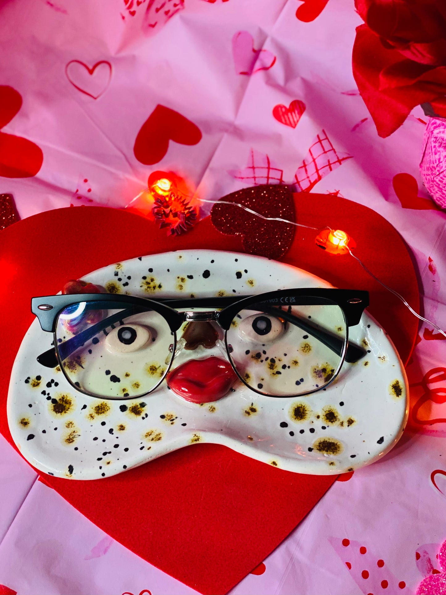 I See You. Ceramic Glasses Holder