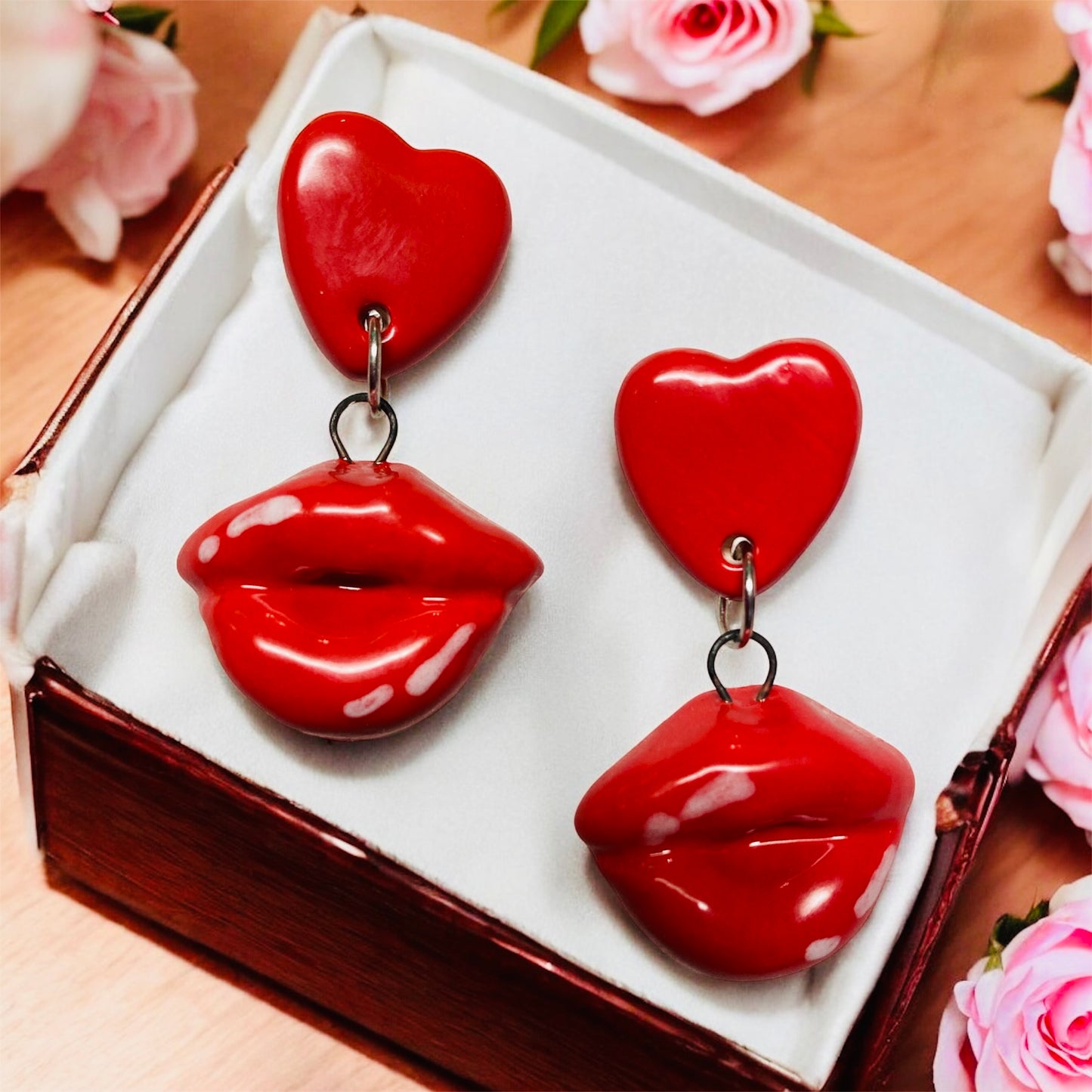 Love Kiss Earrings
