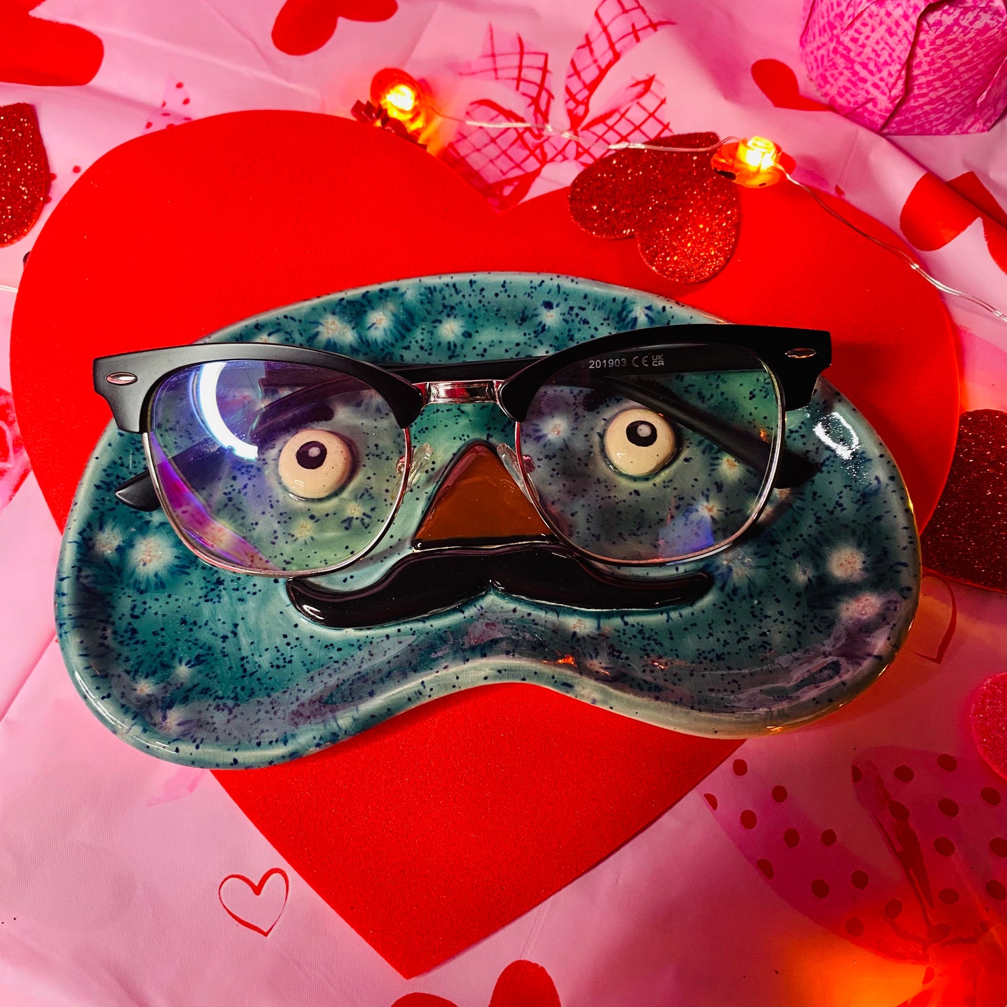 I See You. Ceramic Glasses Holder